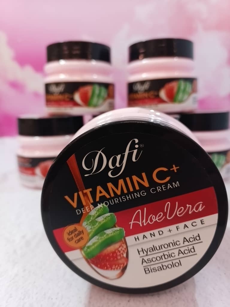 کرم مرطوب کننده و آبرسان دافی